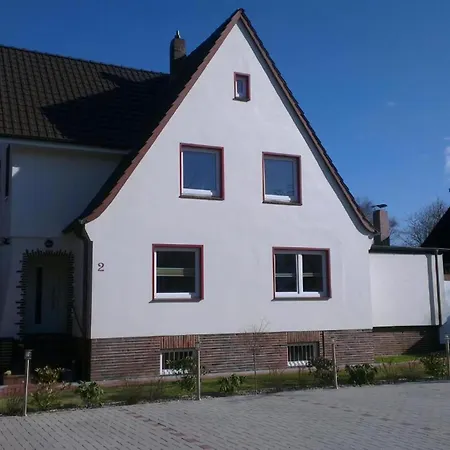 In Sahlenburg Mit Terrasse Und Garten
